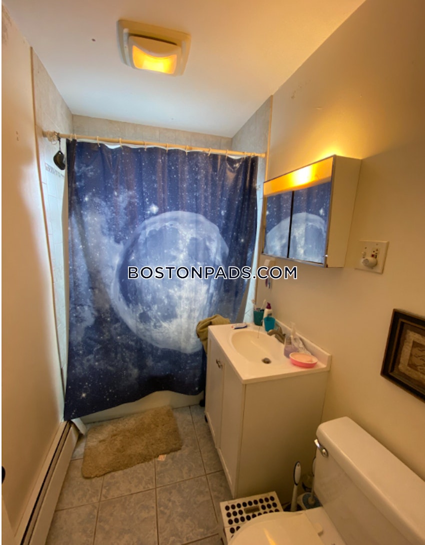 BOSTON - MISSION HILL - 3 Beds, 1 Bath - Image 4