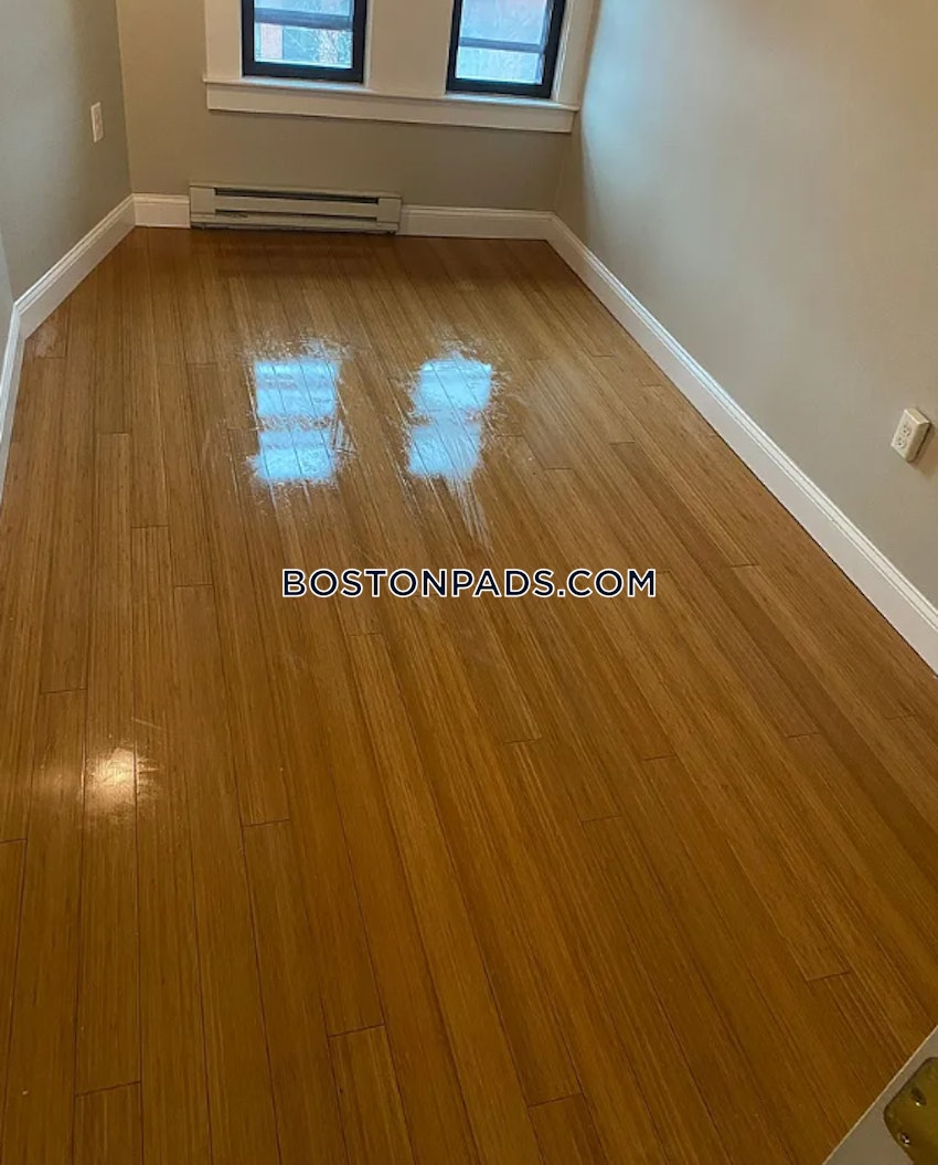 BOSTON - BACK BAY - 1 Bed, 1 Bath - Image 3