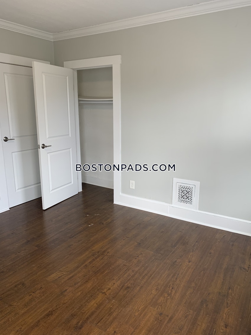 WALTHAM - 4 Beds, 2 Baths - Image 66