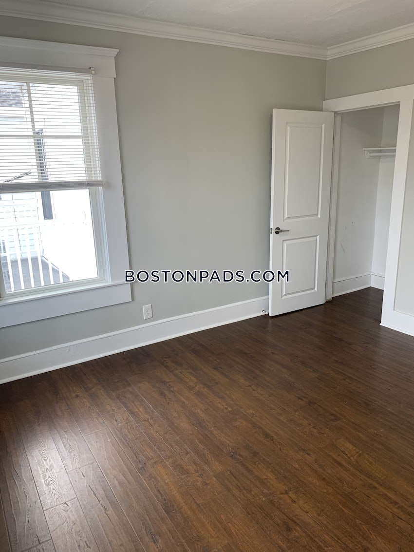 WALTHAM - 4 Beds, 2 Baths - Image 63