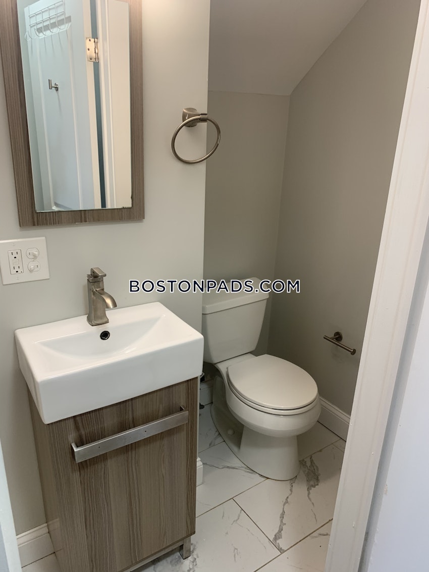 WALTHAM - 4 Beds, 2 Baths - Image 72