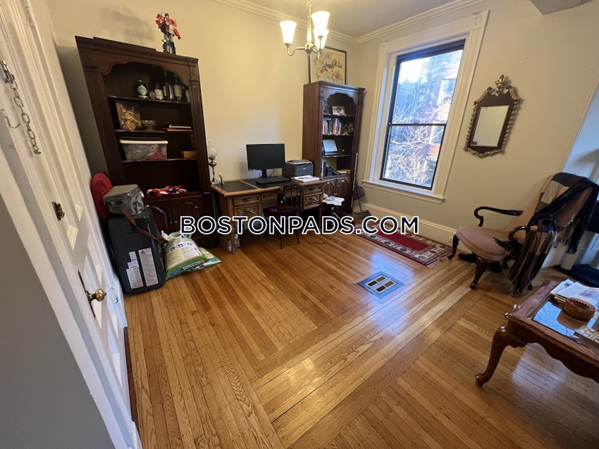 BOSTON - BACK BAY - 1 Bed, 1 Bath - Image 1