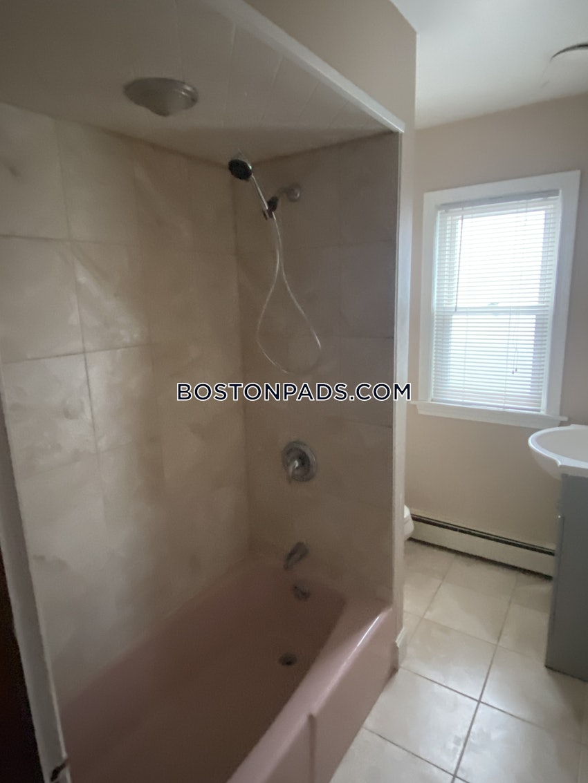 MEDFORD - TUFTS - 2 Beds, 1 Bath - Image 40