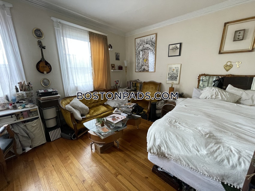 BOSTON - ALLSTON - 4 Beds, 1 Bath - Image 18