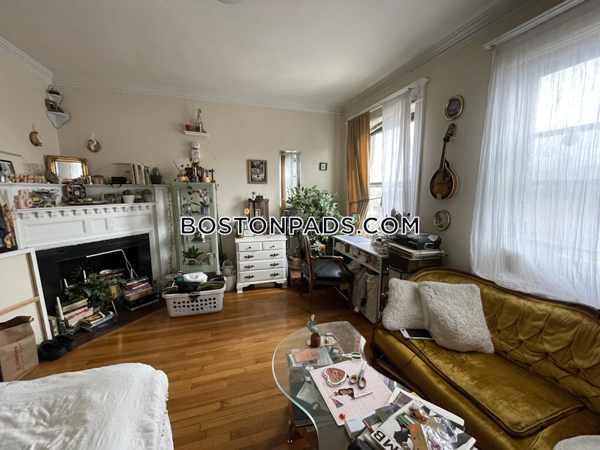 BOSTON - ALLSTON - 4 Beds, 1 Bath - Image 3