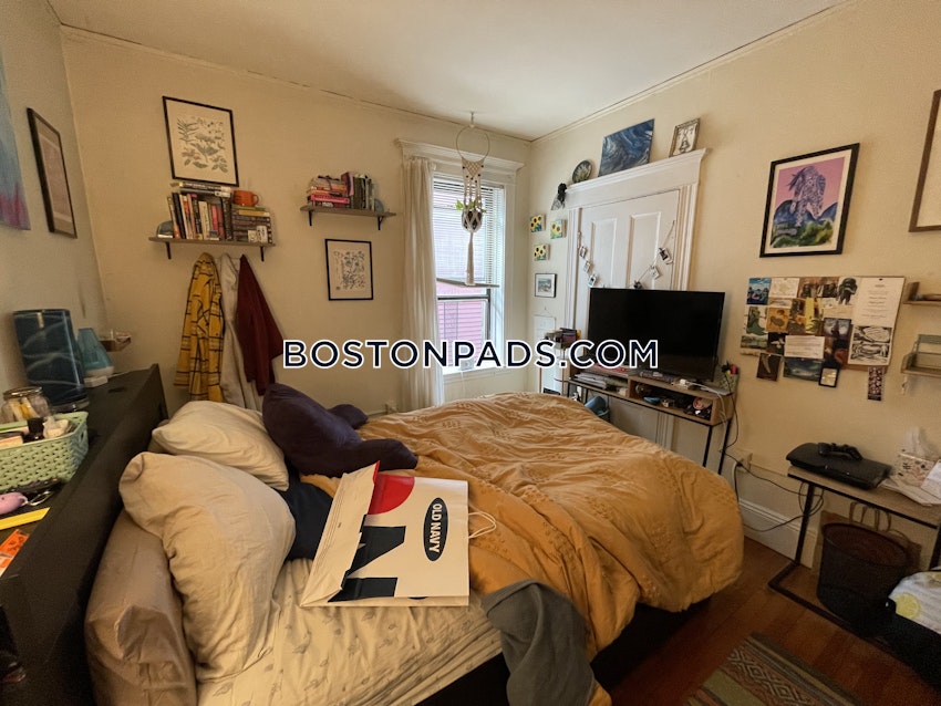 BOSTON - ALLSTON - 4 Beds, 1 Bath - Image 10