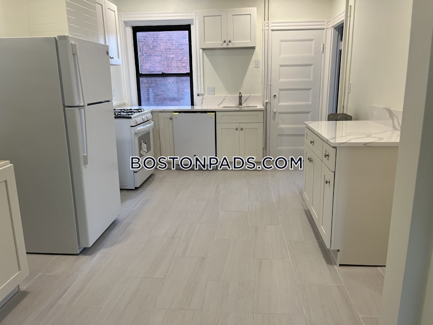 BROOKLINE - BEACONSFIELD - 3 Beds, 1 Bath - Image 2