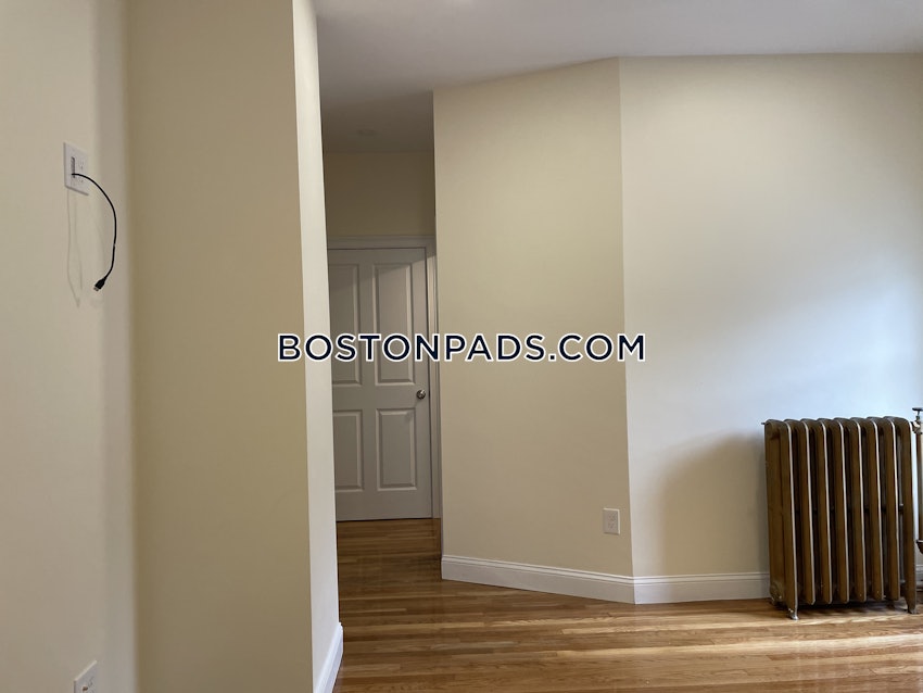 BOSTON - WEST ROXBURY - 3 Beds, 1 Bath - Image 27