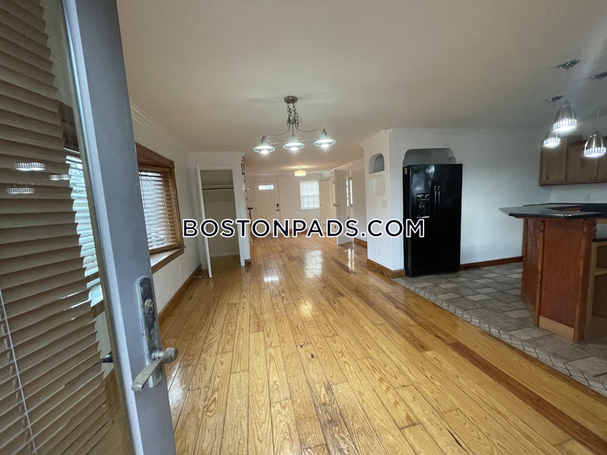 BOSTON - FORT HILL - 4 Beds, 3 Baths - Image 30