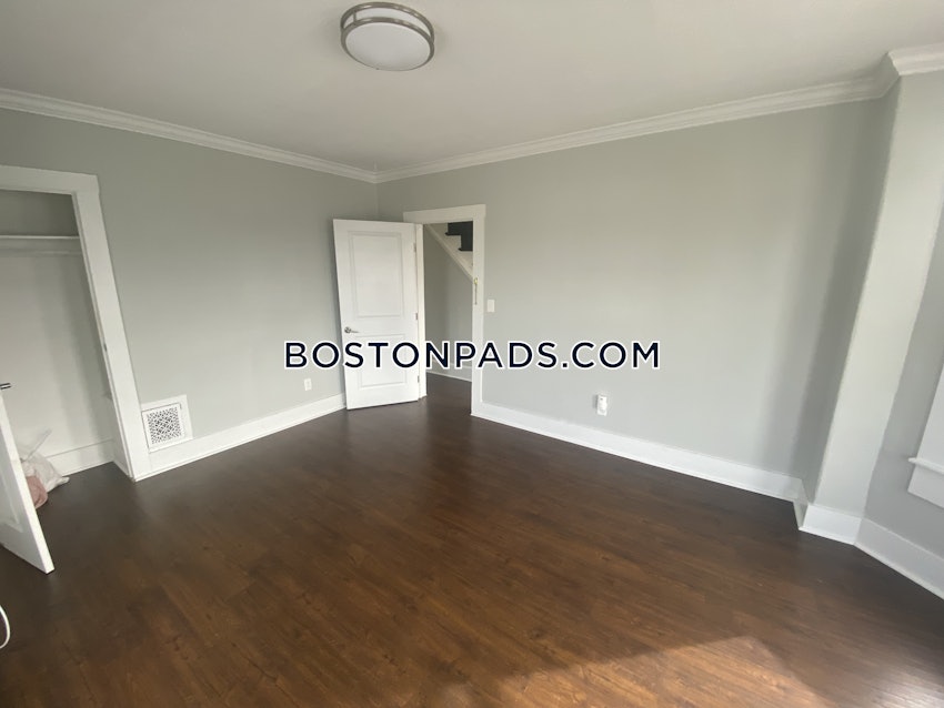 WALTHAM - 4 Beds, 2 Baths - Image 17