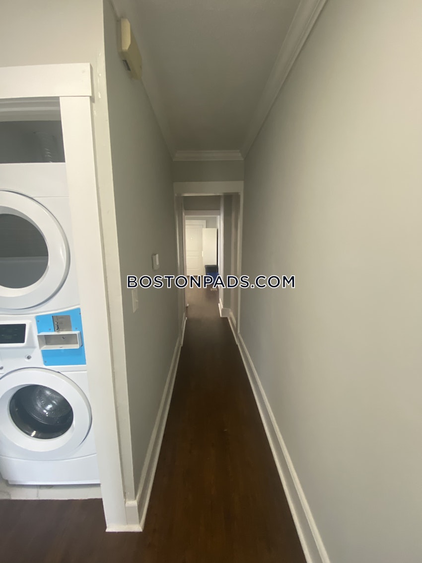 WALTHAM - 4 Beds, 2 Baths - Image 3