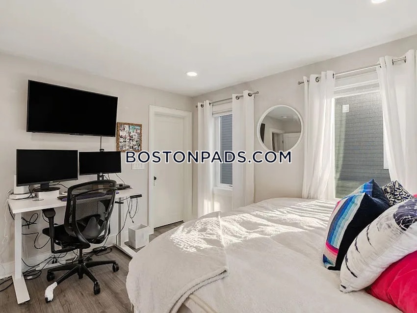 BOSTON - SOUTH BOSTON - WEST SIDE - 4 Beds, 4 Baths - Image 7