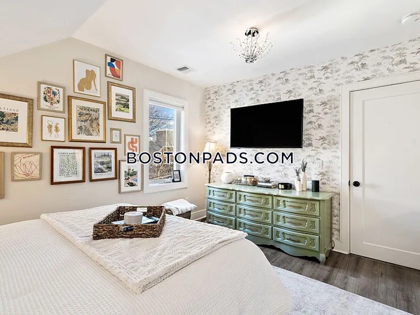 BOSTON - SOUTH BOSTON - WEST SIDE - 4 Beds, 4 Baths - Image 4