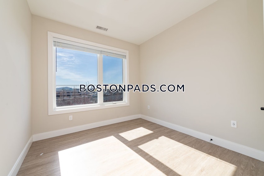 BOSTON - EAST BOSTON - BREMEN ST. PARK/AIRPORT STATION - 3 Beds, 2 Baths - Image 5