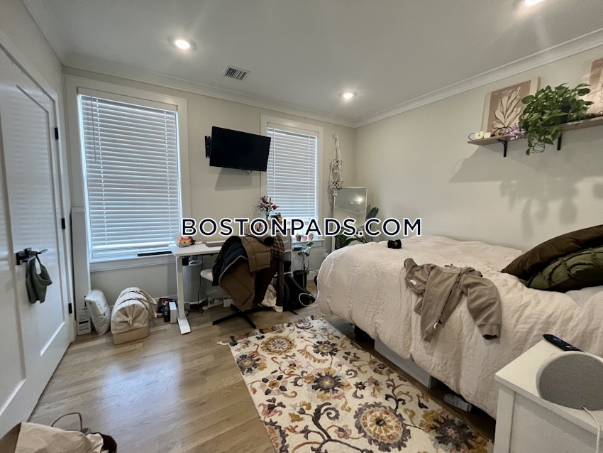 BOSTON - EAST BOSTON - MAVERICK - 3 Beds, 2 Baths - Image 11