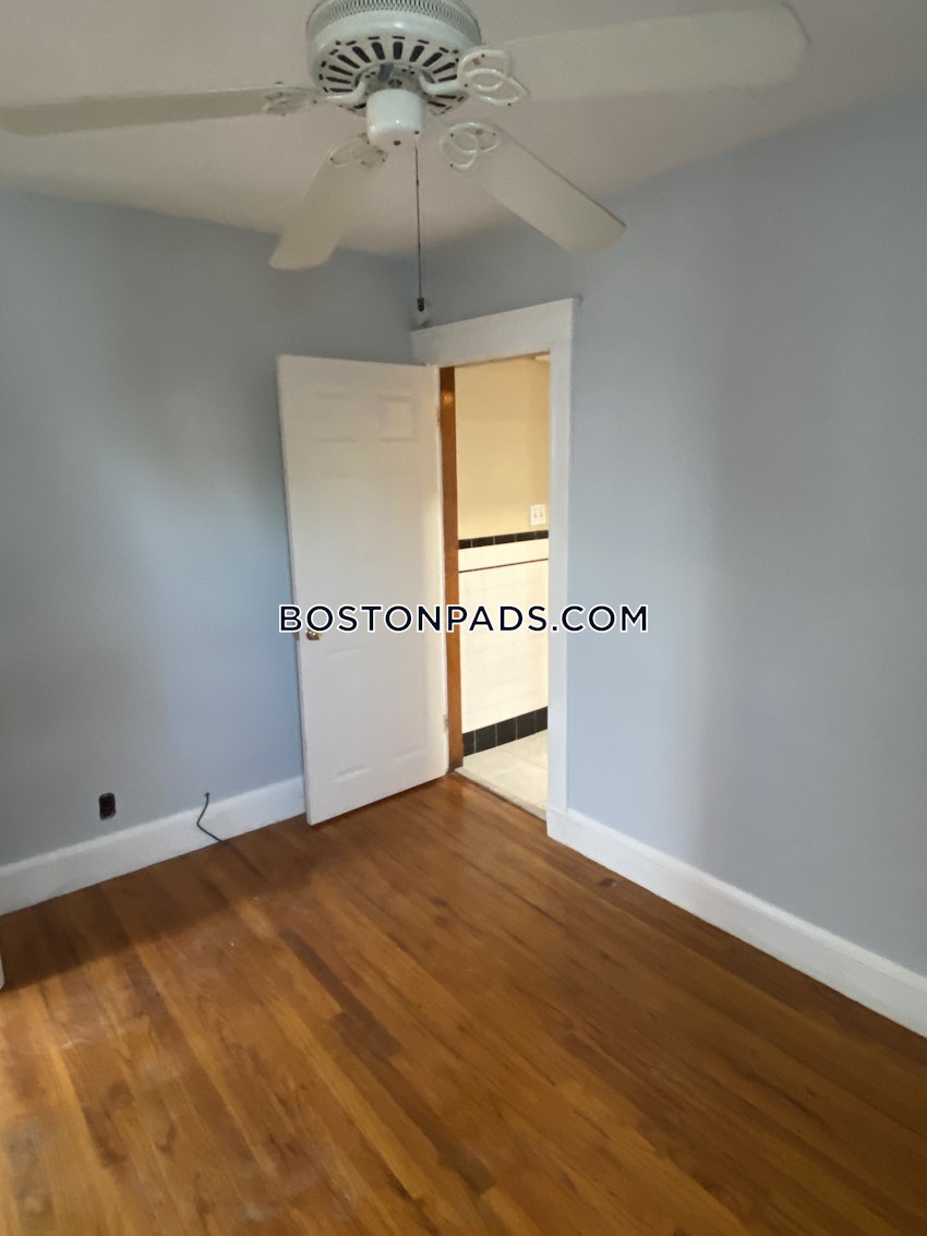 MEDFORD - TUFTS - 2 Beds, 1 Bath - Image 11