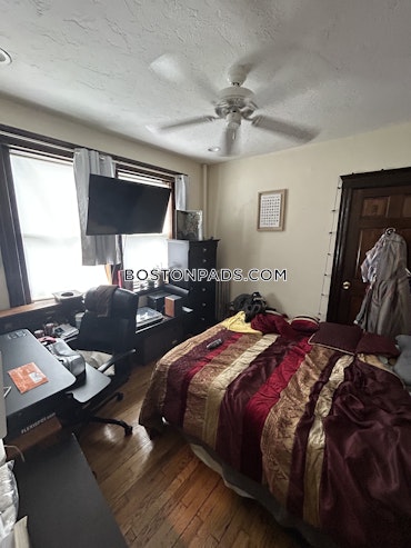 Boston - 2 Beds, 1 Baths