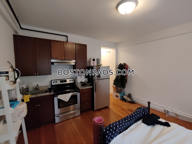 Boston - $2,400+ /mo