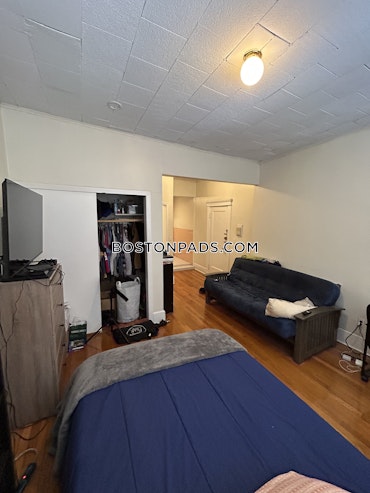 Boston - 0 Beds, 1 Baths