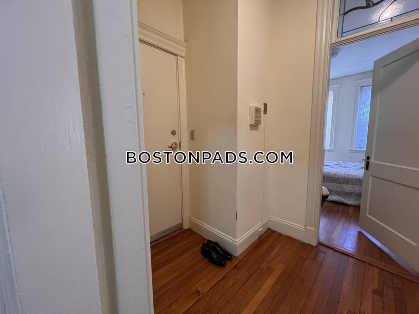 BOSTON - FENWAY/KENMORE - 1 Bed, 1 Bath - Image 7