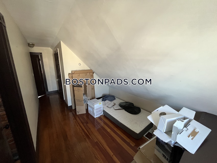 BOSTON - LOWER ALLSTON - 5 Beds, 1.5 Baths - Image 32