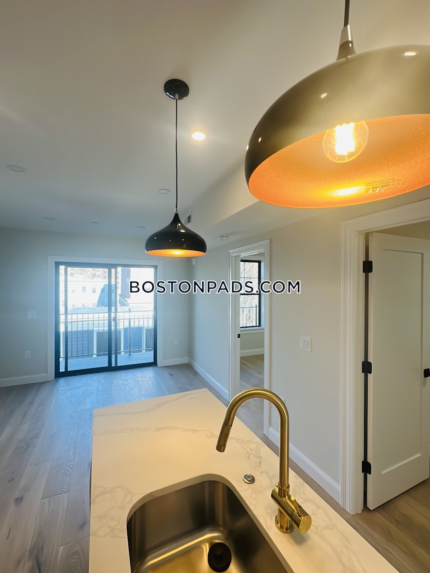 Boston - $5,600+ /month