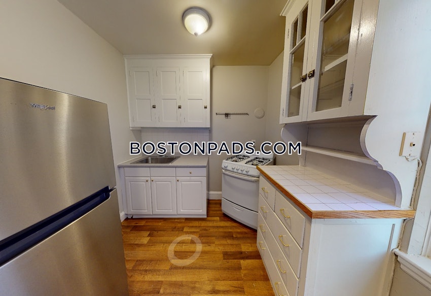 SOMERVILLE - TUFTS - 1 Bed, 1 Bath - Image 1