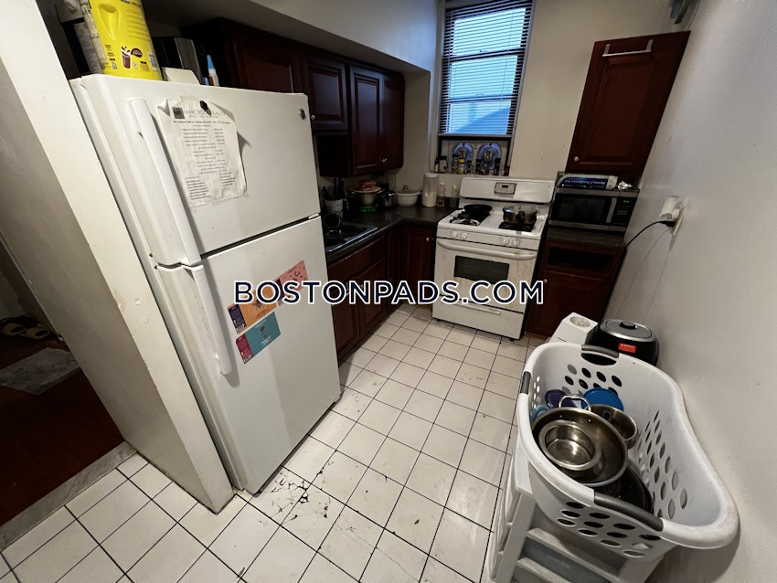 BOSTON - ALLSTON - 3 Beds, 1 Bath - Image 18