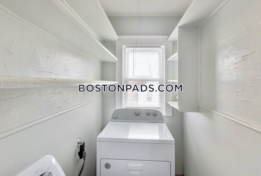 BOSTON - FORT HILL - 5 Beds, 2.5 Baths - Image 11