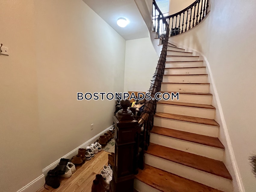 BOSTON - ALLSTON/BRIGHTON BORDER - 4 Beds, 3 Baths - Image 11