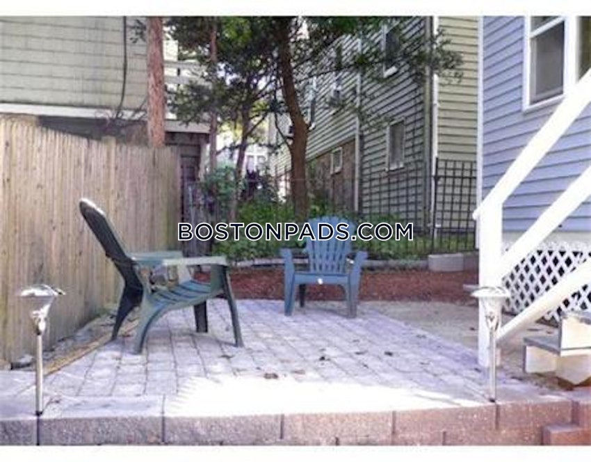 BROOKLINE - CHESTNUT HILL - 4 Beds, 1 Bath - Image 12