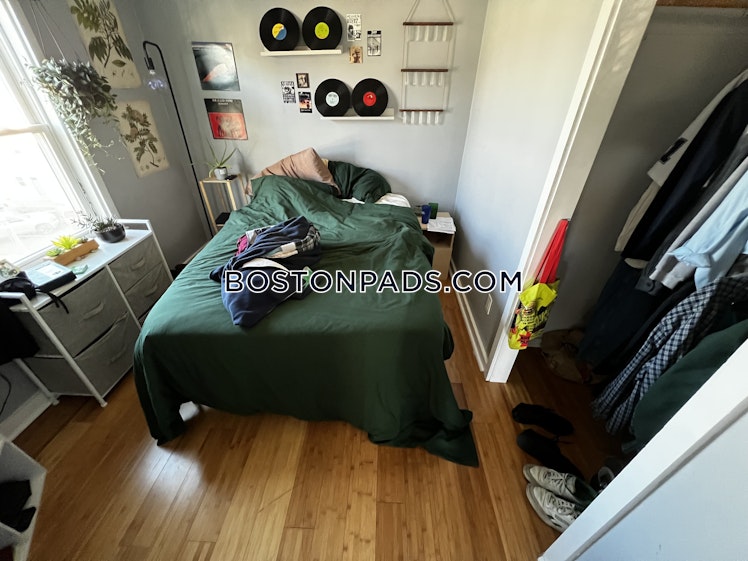 East 3rd St., Boston