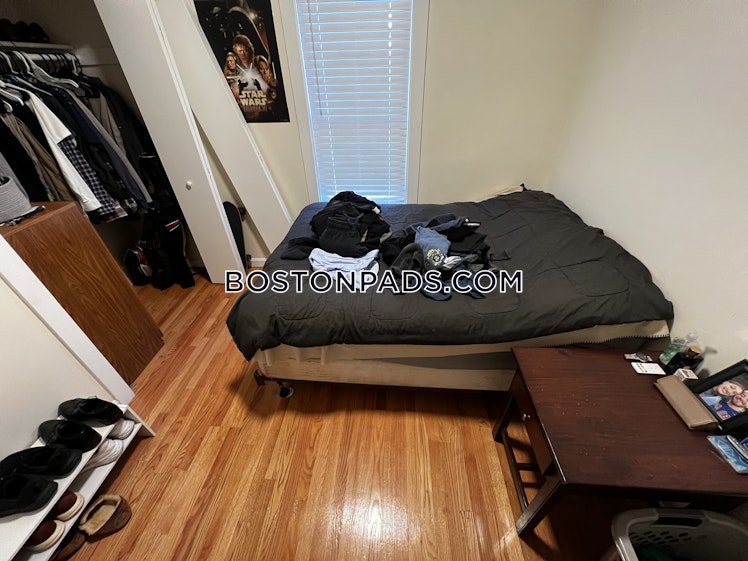 East 3rd St., Boston