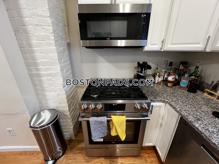 East 3rd St., Boston