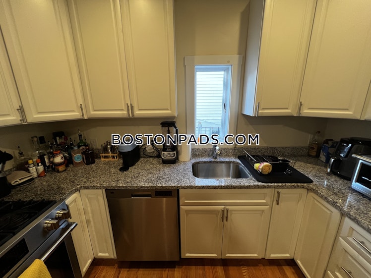 East 3rd St., Boston