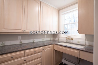 Puddingstone Ln. Newton