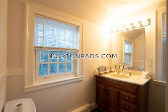 Puddingstone Ln. Newton