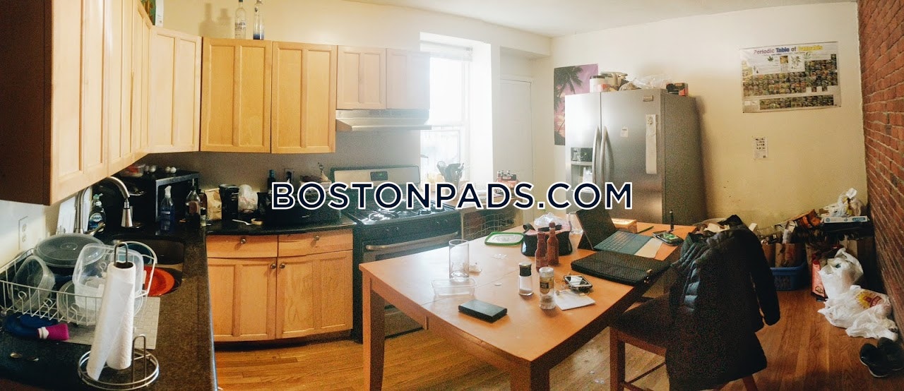 Hammond St. Roxbury Crossing