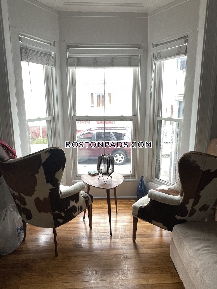 CAMBRIDGE - CENTRAL SQUARE/CAMBRIDGEPORT - 4 Beds, 2 Baths - Image 4