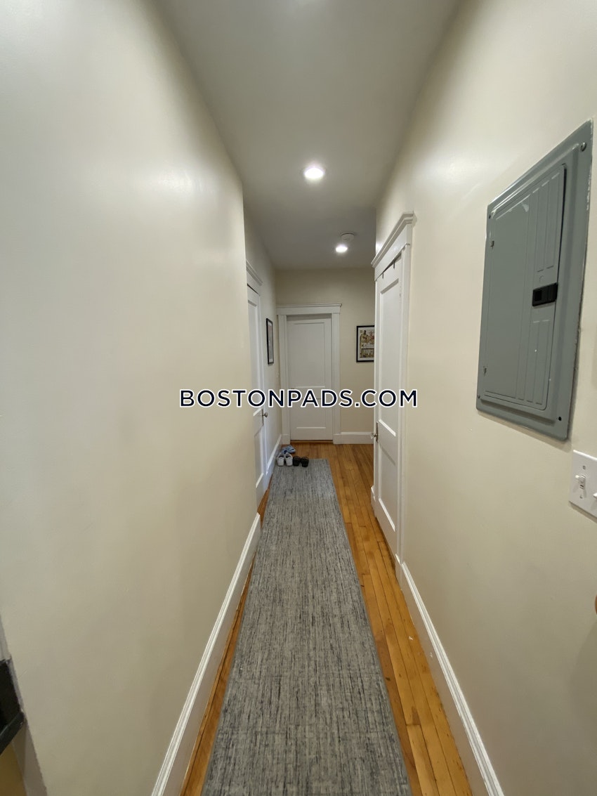 BROOKLINE- COOLIDGE CORNER - 4 Beds, 3 Baths - Image 9