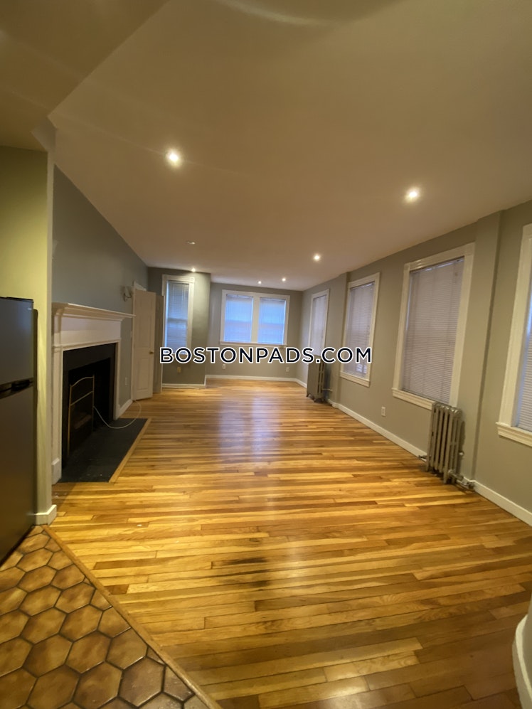 Phillips St., Boston