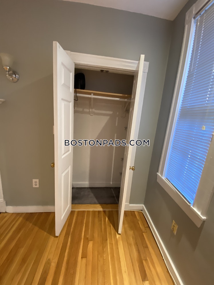 Phillips St., Boston