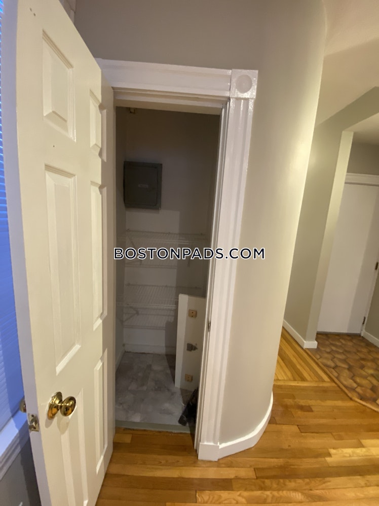 Phillips St., Boston