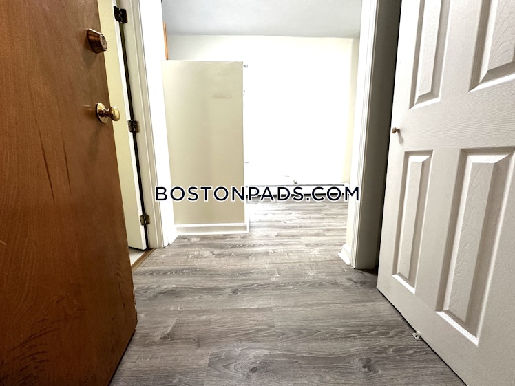 Wait St., Roxbury Crossing