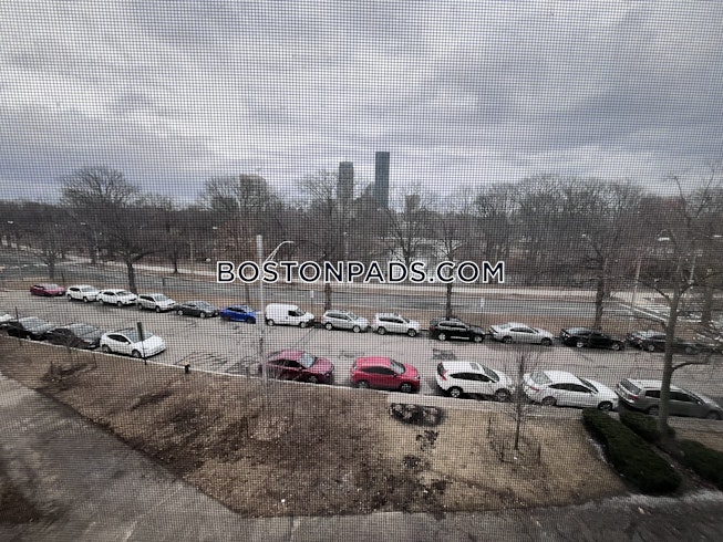 Boston - $2,500+ /mo