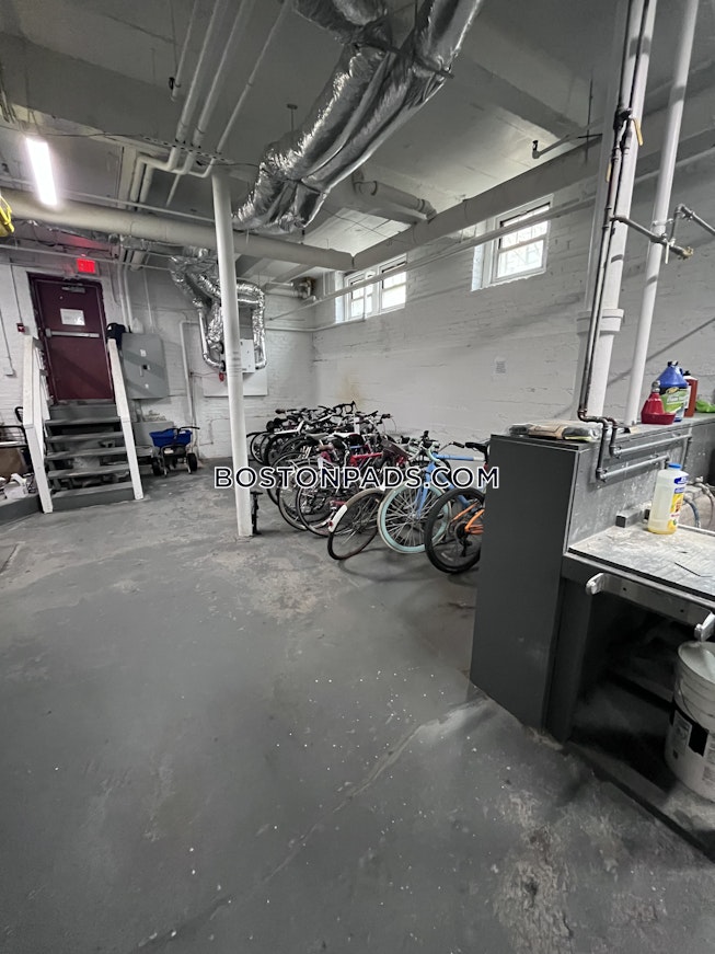 Boston - $2,500+ /mo