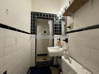 Commonwealth Ave. Boston