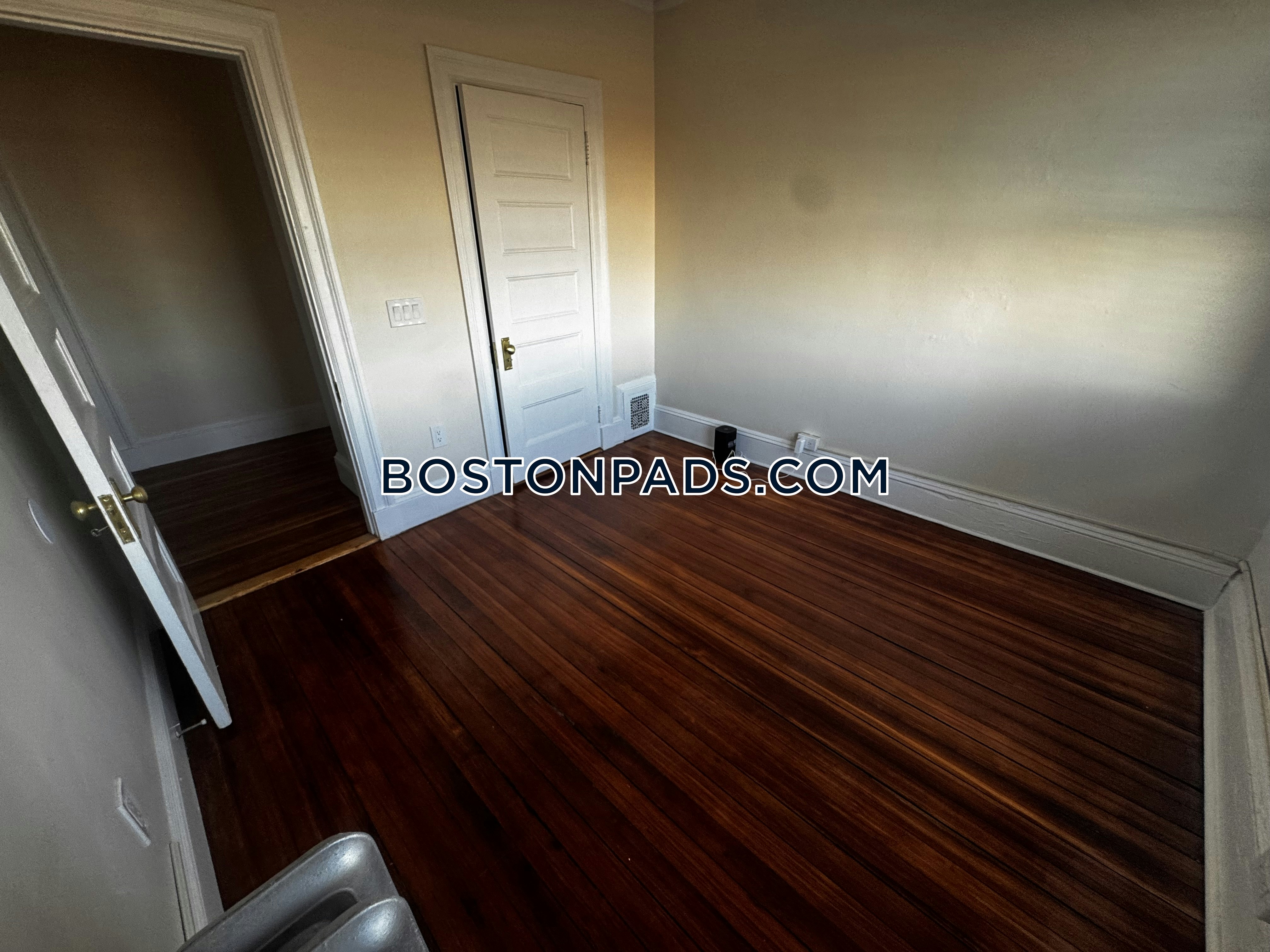 Boston - 7 Beds, 4 Baths