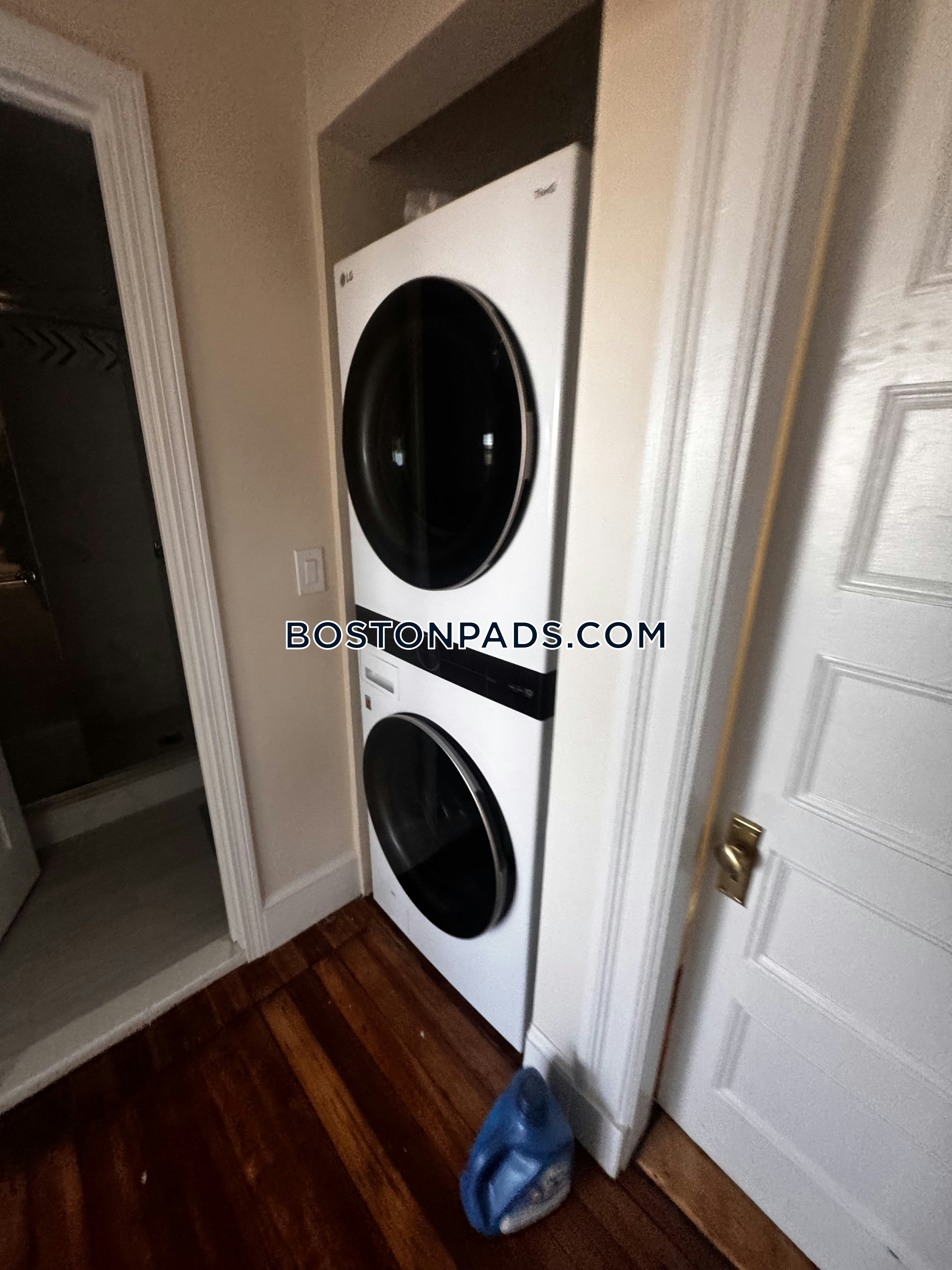 Boston - 7 Beds, 4 Baths