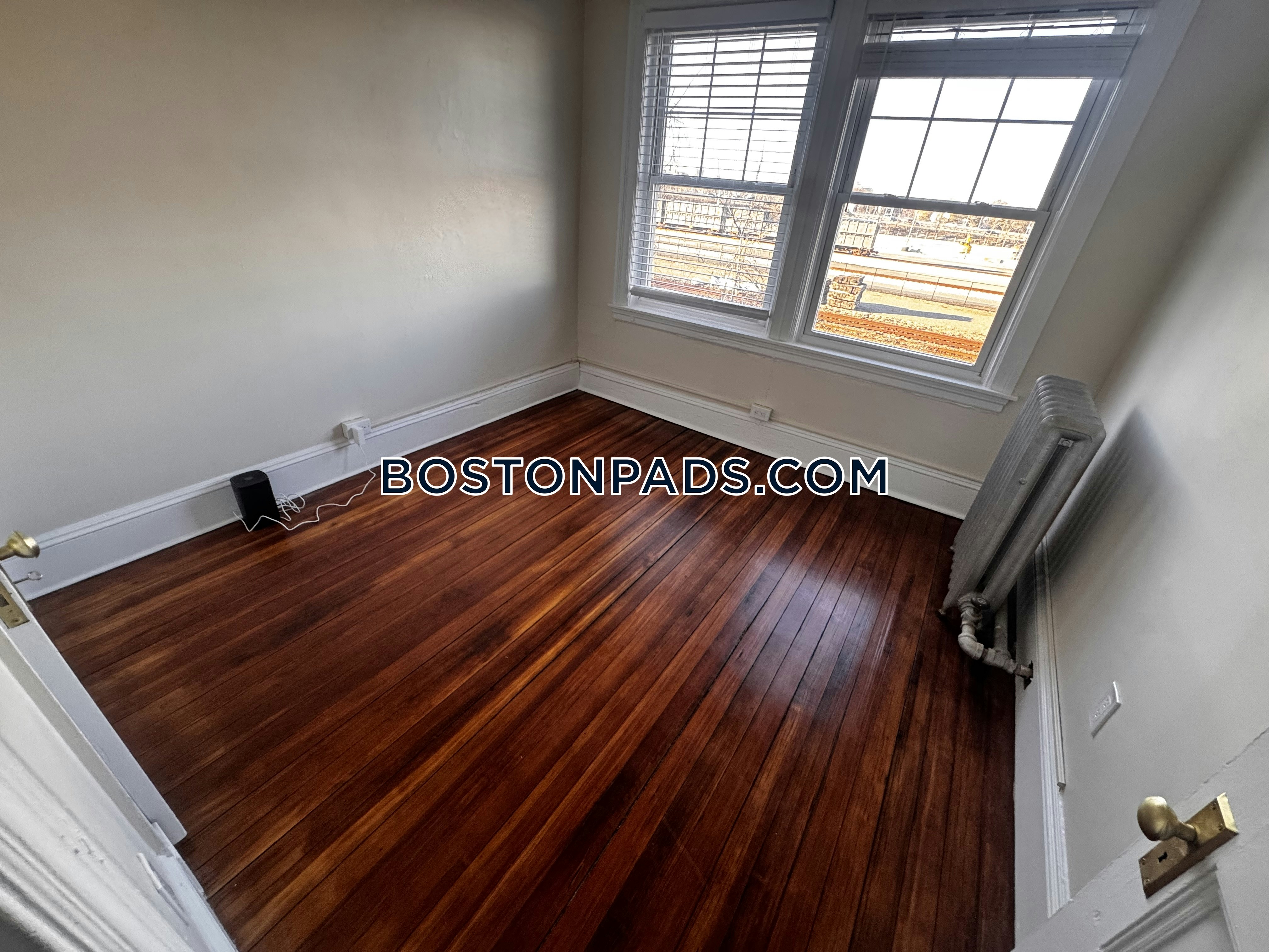 Boston - 7 Beds, 4 Baths